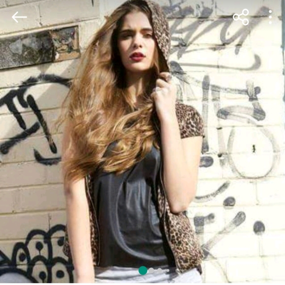 immoni Tops - Immoni the label leopard hoodie in size 10